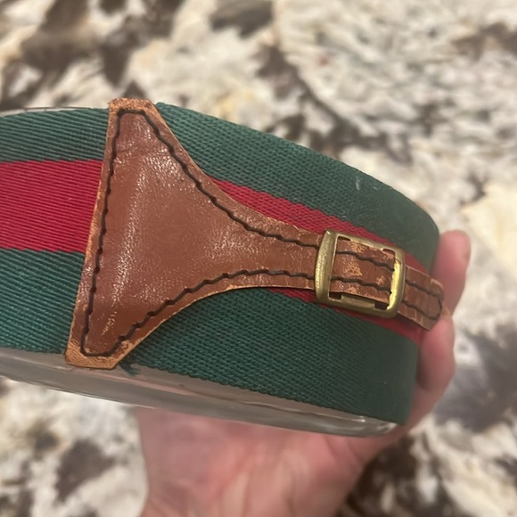 Green and Red Bangle with Gold Emblem candy dish - Picture 2 of 3